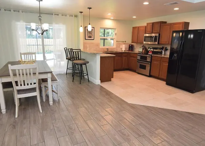 New England 3Bd 2Bt Home Heated Pool Close To Siesta
